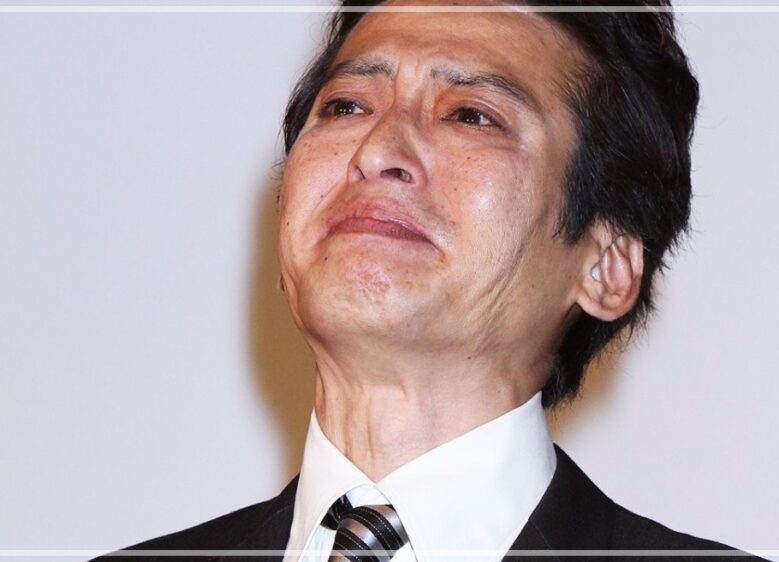 涙を流す大沢樹生