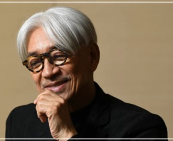 笑顔の坂本龍一