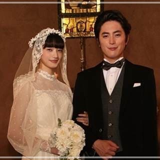 タキシード姿の間宮